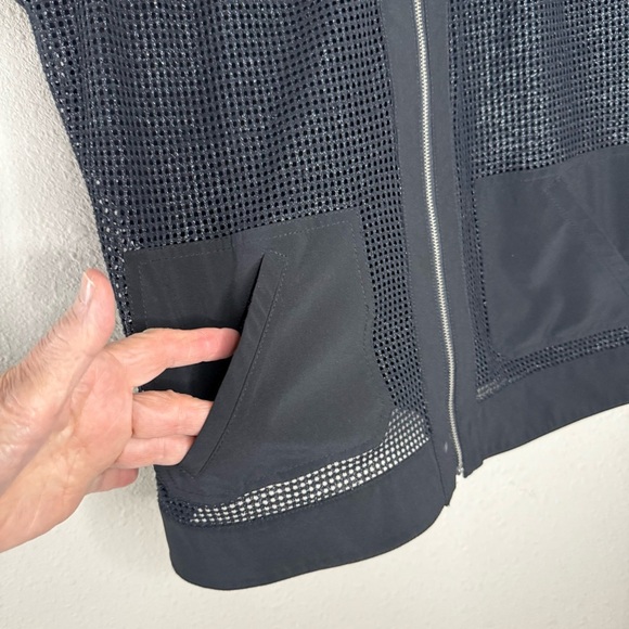 Weekends by Chico’s Mesh Vest Zip Front Casual Black Women’s Sz 10 (Chico’s 1.5) - Picture 2 of 10